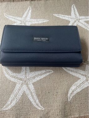 Kate Spade New York Women's Navy Blue Leather Wallet with Multiple Card Slots